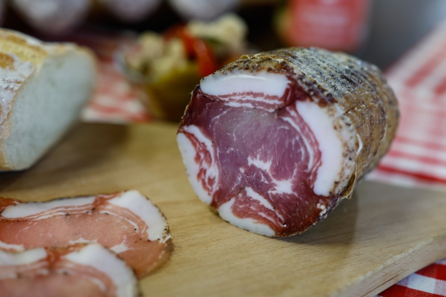 Pancetta su tagliere salumi marcon conegliano