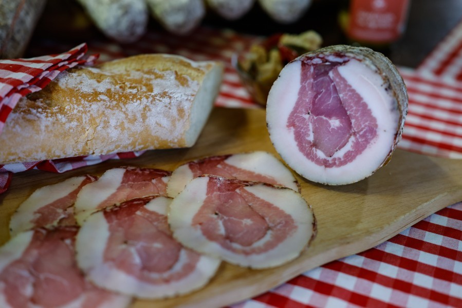guanciale su tagliere salumi marcon conegliano