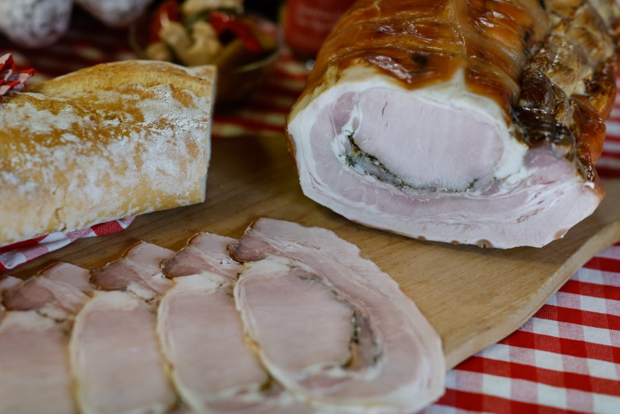 Porchetta su tagliere salumi marcon conegliano